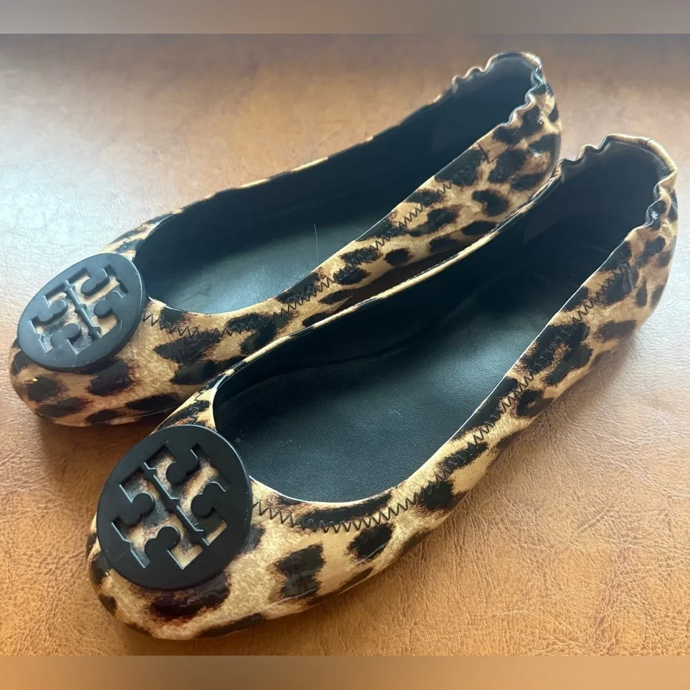 Tory Burch Reva Leopard Ballet Flats Sz 8M Patent Logo EUC - Picture 3 of 12